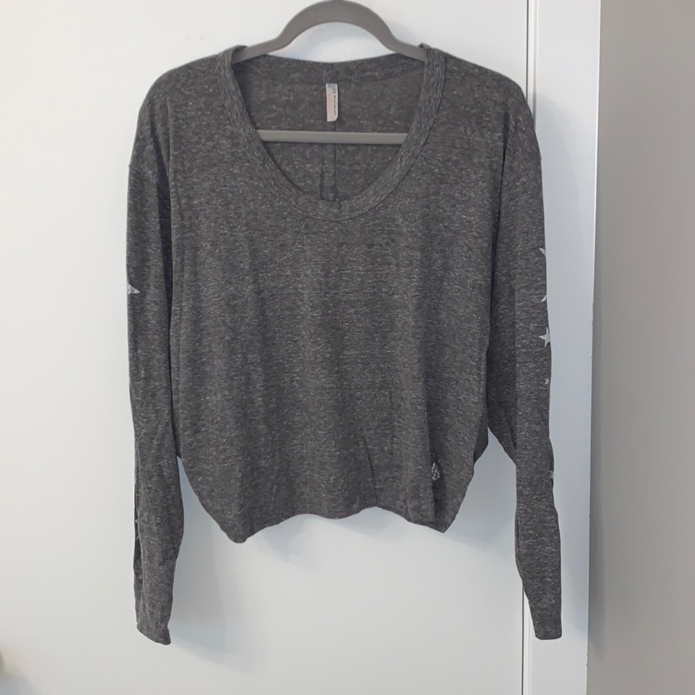 gray cropped long sleeve top